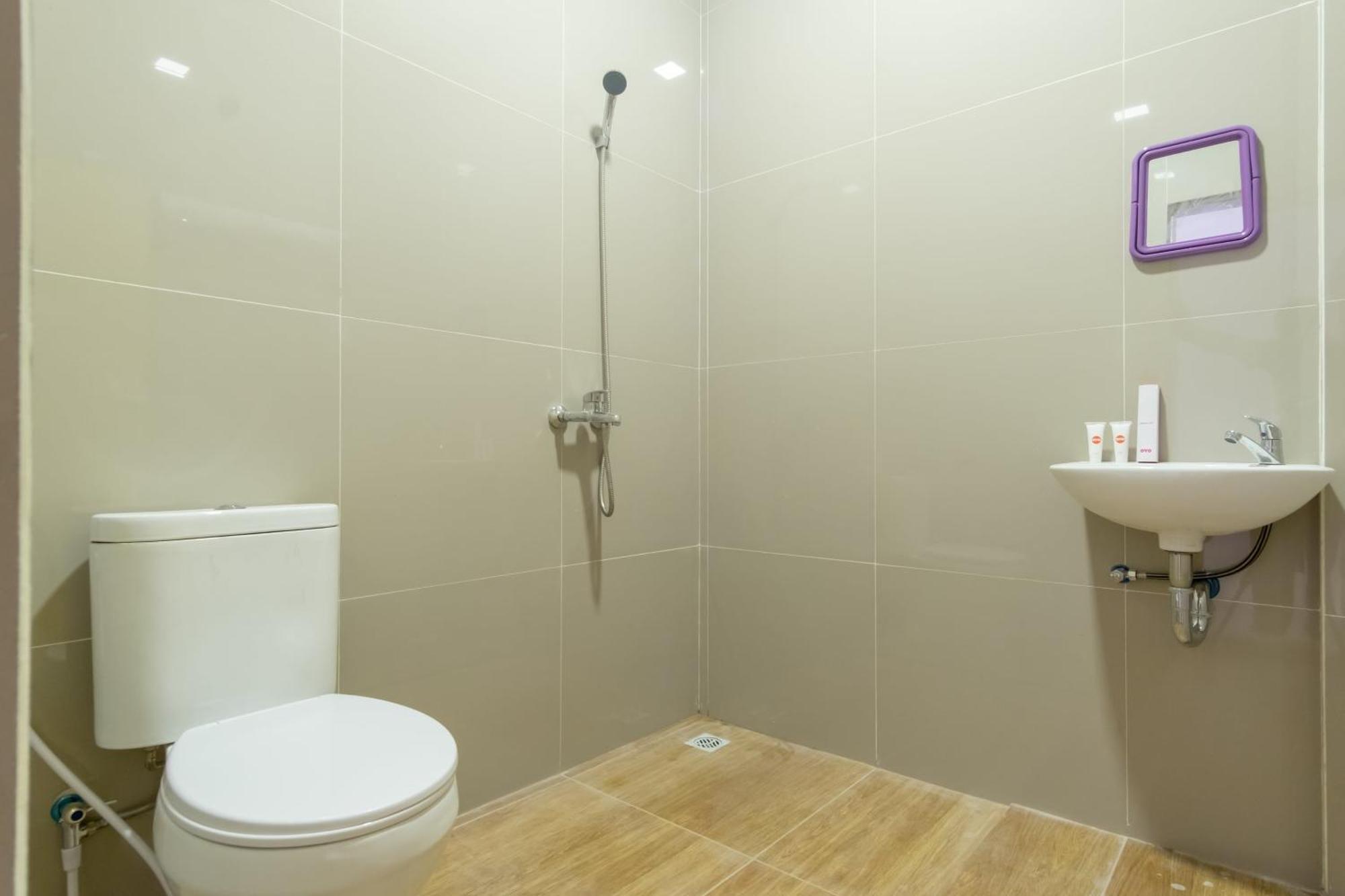 Hotel O Metropolitan Homestay Near Komplek Asia Megamas ميدان المظهر الخارجي الصورة